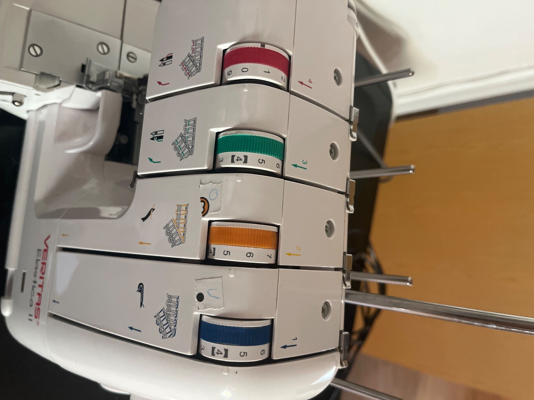 Veritas Macchine da cucire: Overlocker/Serger Veritas Elastica II – Usato da Sursee venduto da yar_hg6k 2