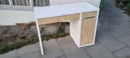 Ikea Kinder-Schreibtisch