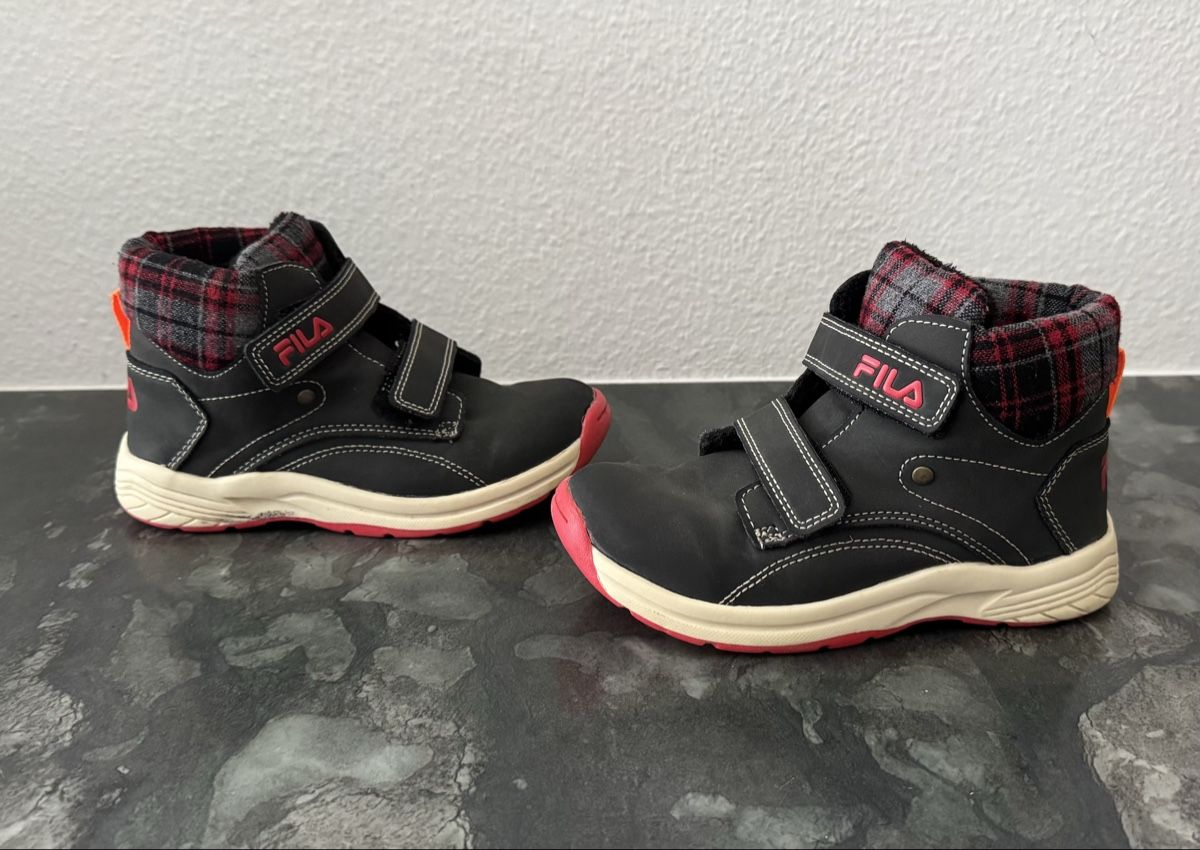Fila Scarpe per ragazzi: Fila Schuhe Gr. 30 – Usato da Flumenthal venduto da Krajan 1