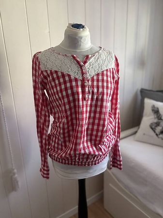 Alprausch Bluse kariert rot/weiß mit Spitze (Gr. S)