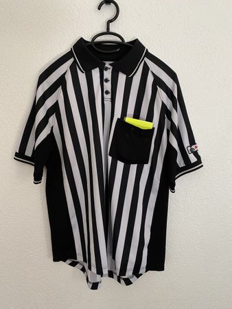 T-shirt arbitre rayures noir blanc taille M Foot Locker