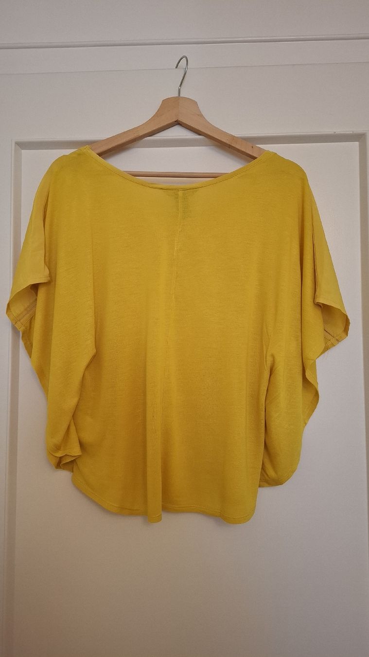 H&M Tops: Haut jaune style tunique H&M – Neuf (Voir description) à Vevey par latessinoise 1