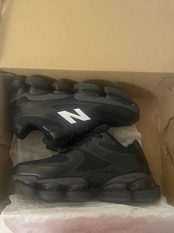Chaussures hommes: New Balance 2000 – D'occasion à Vevey par yah_jd8k