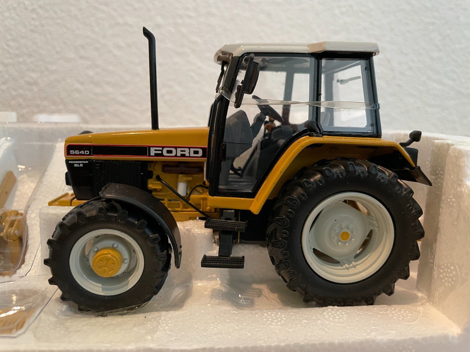 Ford Trattori: Imber Ford 5640 Powerstar SLE – Nuovo e nell'imballaggio originale da Kreuzlingen venduto da Stefan1150