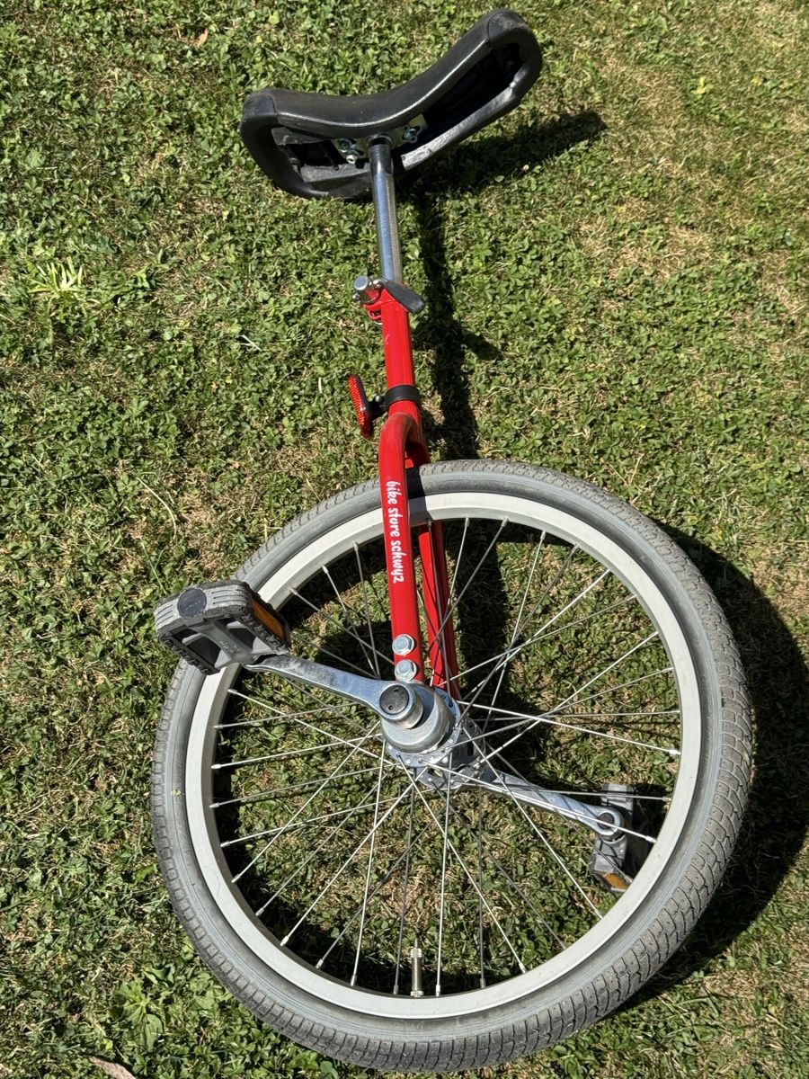 Biciclette: Einrad rot, in gutem Zustand – Usato da Schwyz venduto da Auktionat1