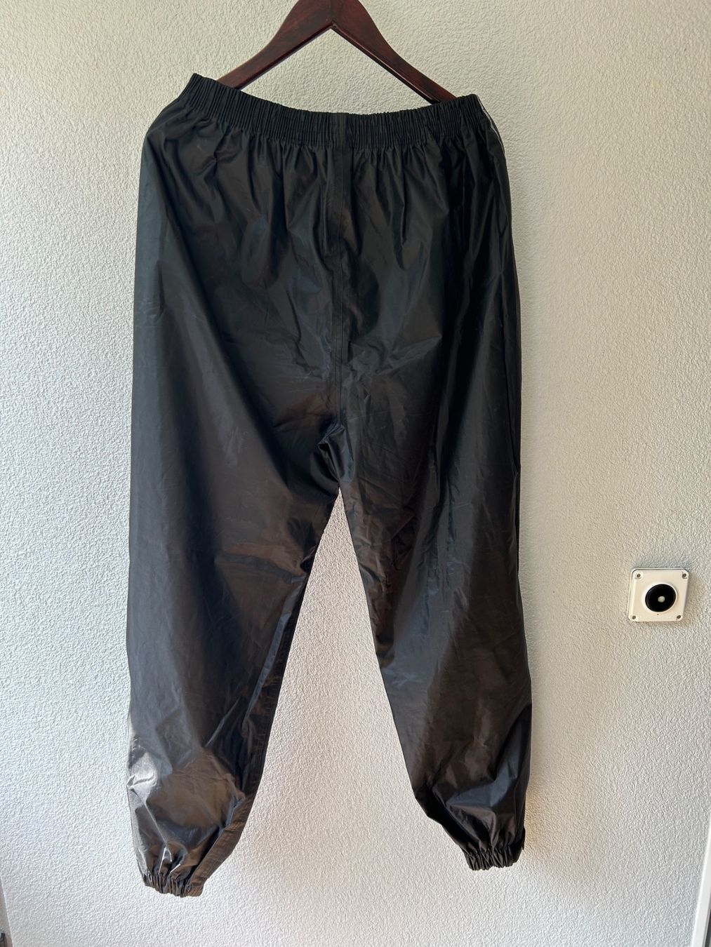 Pantalons: Motorrad Regenüberhose – D'occasion à Arlesheim par lpi_bq82 4