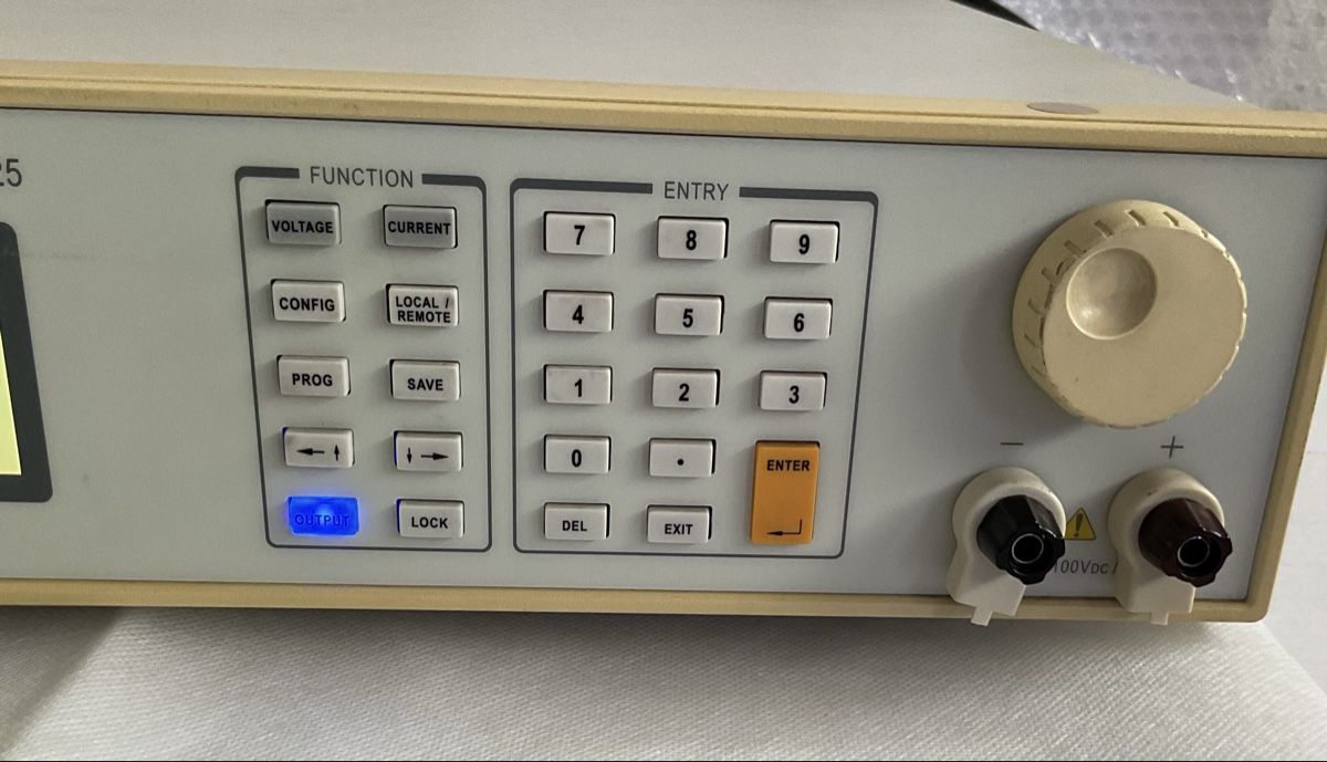 Misurare: Programmierbares DC-Netzgerät Chroma 62006P-100-25 – Usato da Dielsdorf venduto da ohmalesis 2