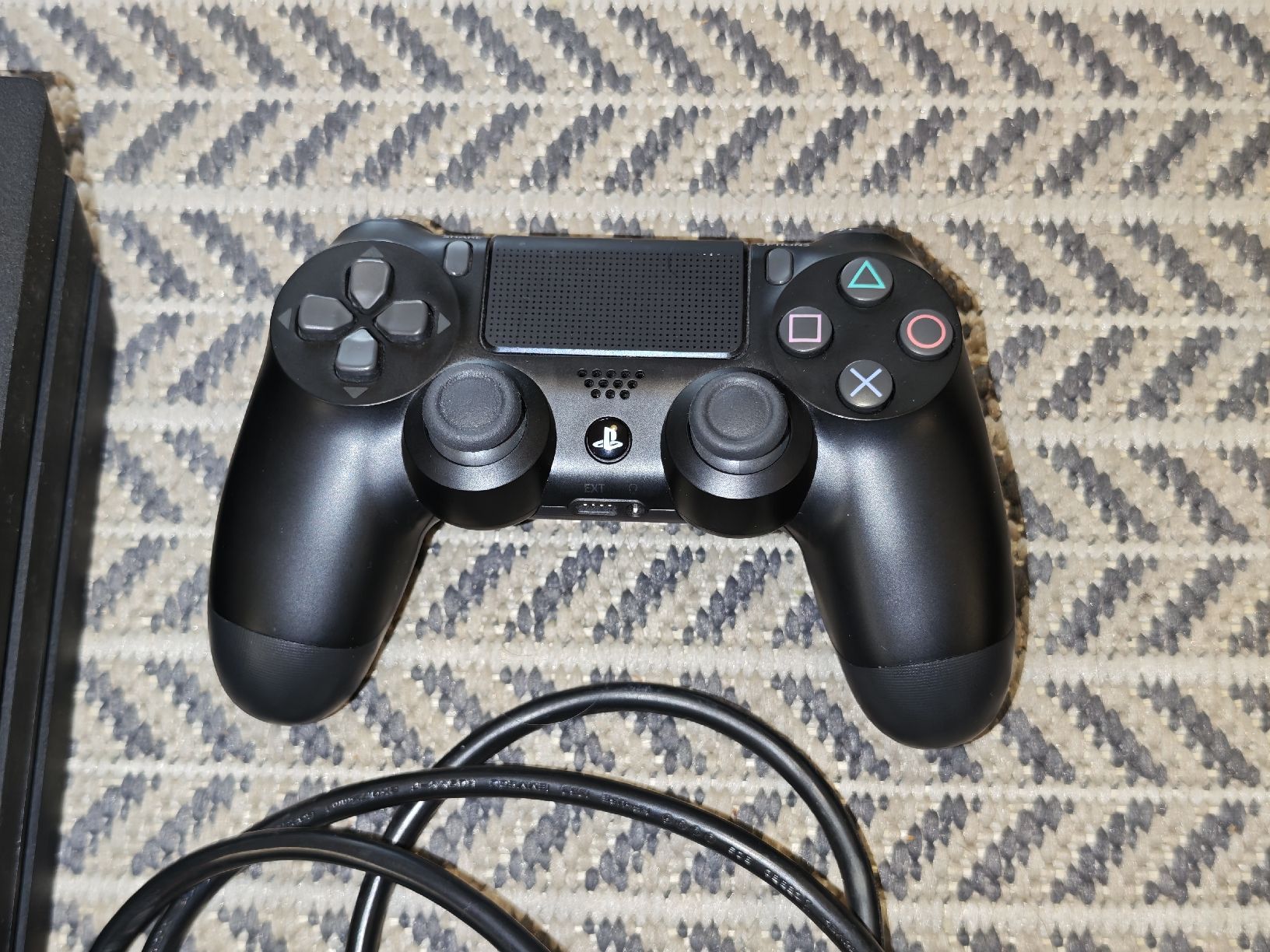 Sony Konsolen: PS4 Pro | Seagate 1TB SSD Upgrade! | 1x Controller + HDMI – Gebraucht aus Zürich von ElPolloLoco08 2