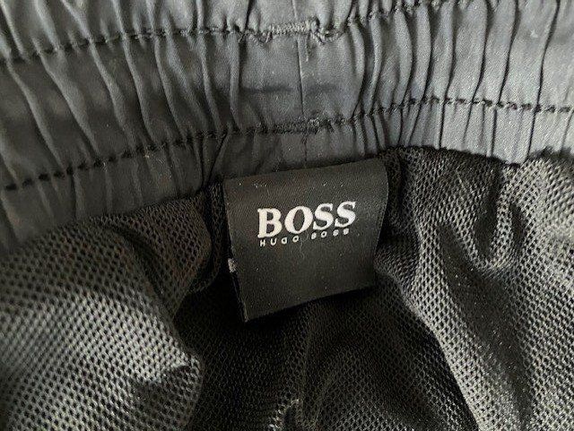 Hugo Boss Pantaloni: Short  BOSS noir T M – Usato da Marin-Epagnier venduto da rchouchouu 2