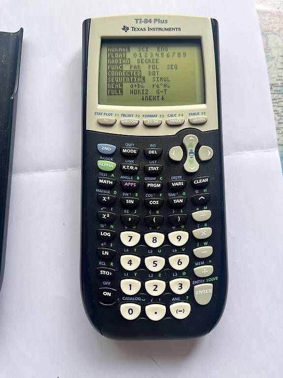 Texas Instruments Taschenrechner: Tachenrechner TI-84 Plus – Gebraucht aus Sarnen von M20amfa 1