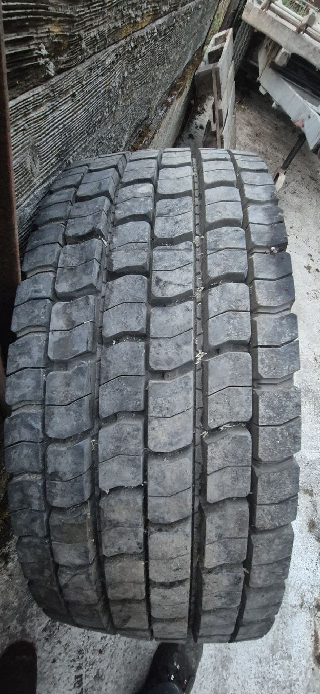 Pneumatici & Ruote complete: lkw Rad  – Usato da Hallau venduto da Janick_23 2