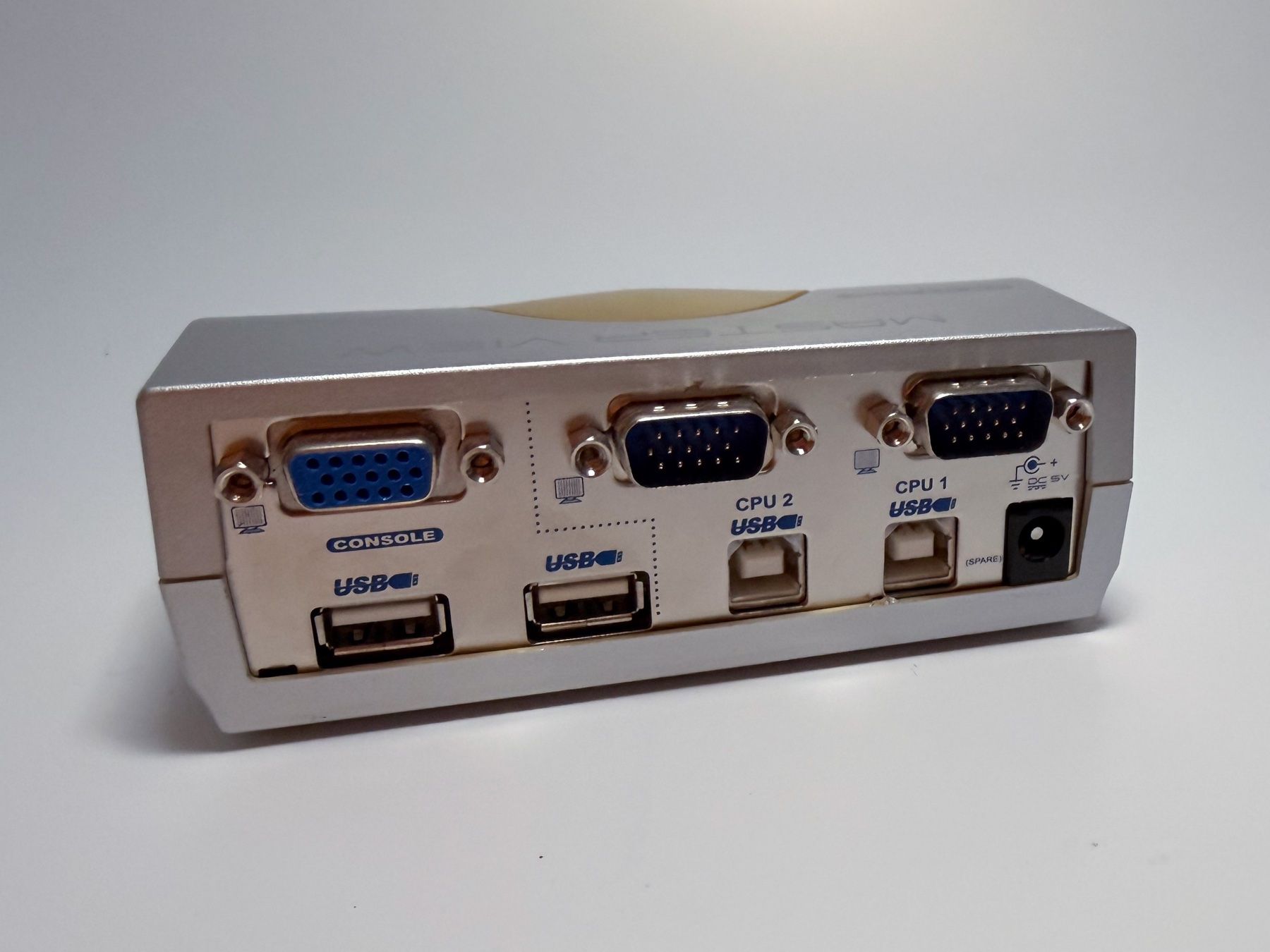Hub & Switch: ATEN Master View KVM Switch CS-102U – Usato da Port venduto da Ubuy 1