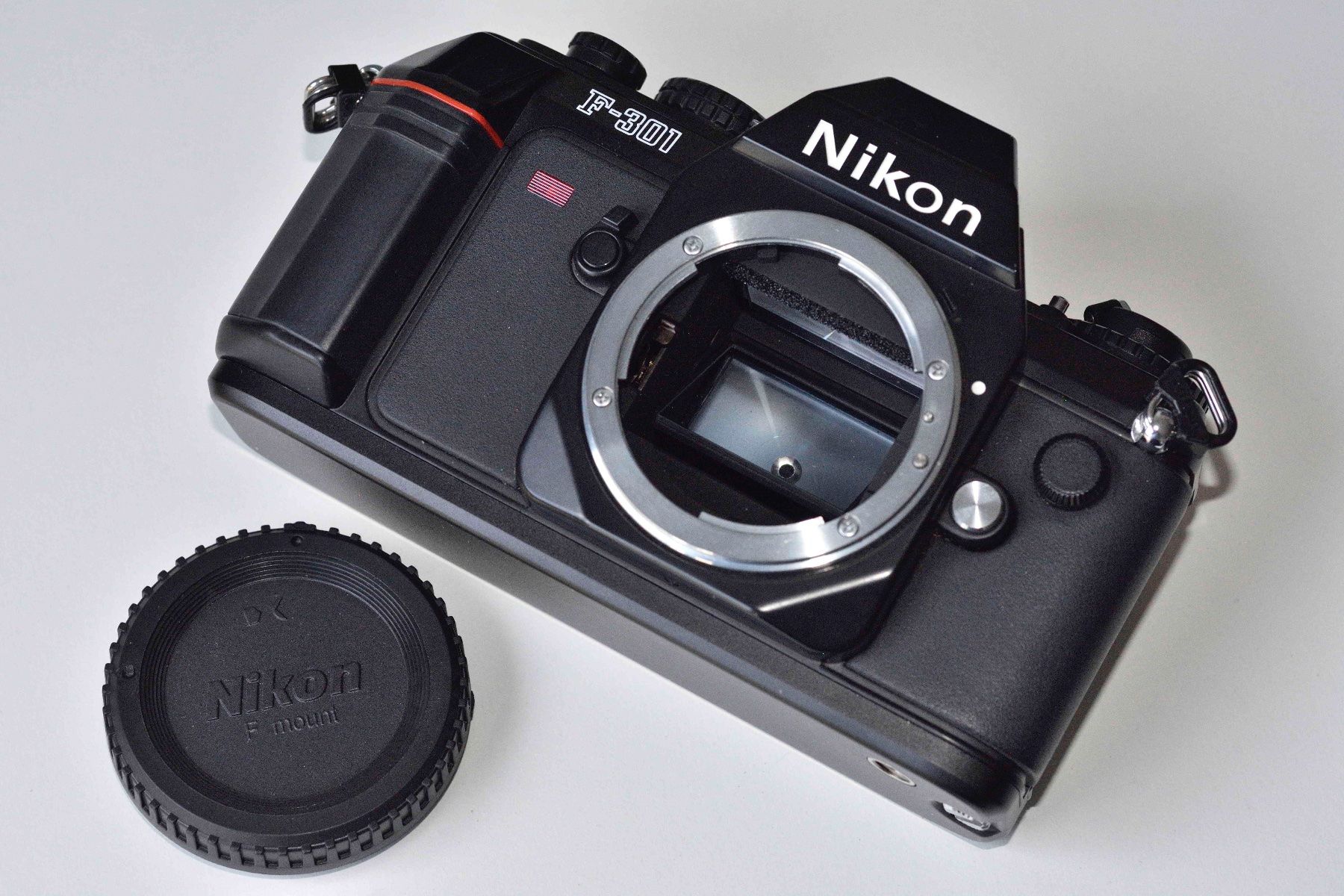 Nikon Fotocamera: Nikon F301 Body plus Handbuch – Usato da Schwerzenbach venduto da floridan 1