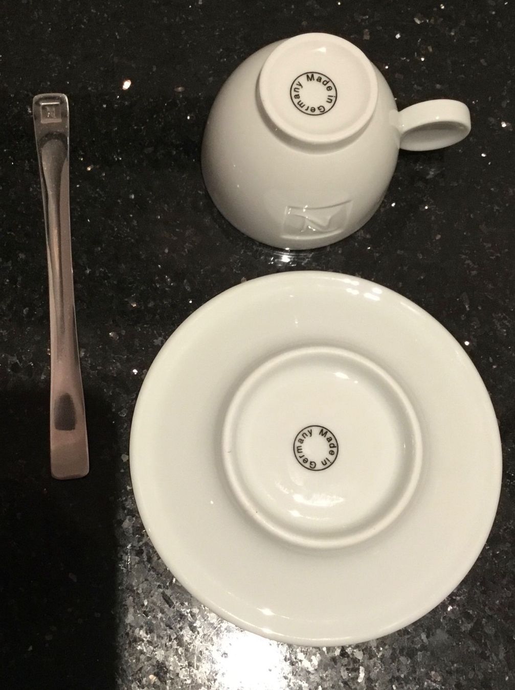 Nespresso Tazze: Original Nespresso Espressotasse mit Rührstäbchen – Usato da Niederweningen venduto da baghirac 1
