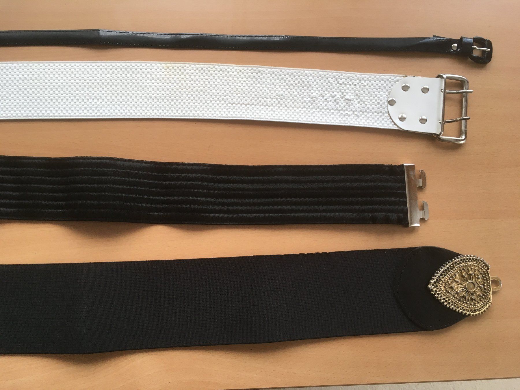 Gürtel: Damen Gürtel – 4 Stück – Gebraucht aus Grenchen von Kogi7