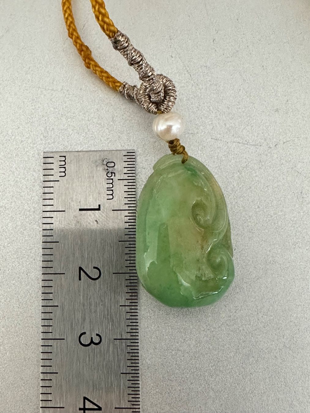 Ciondoli: Wunderschöner Jade-Anhänger – Usato da Onex venduto da Antiqueshow 2