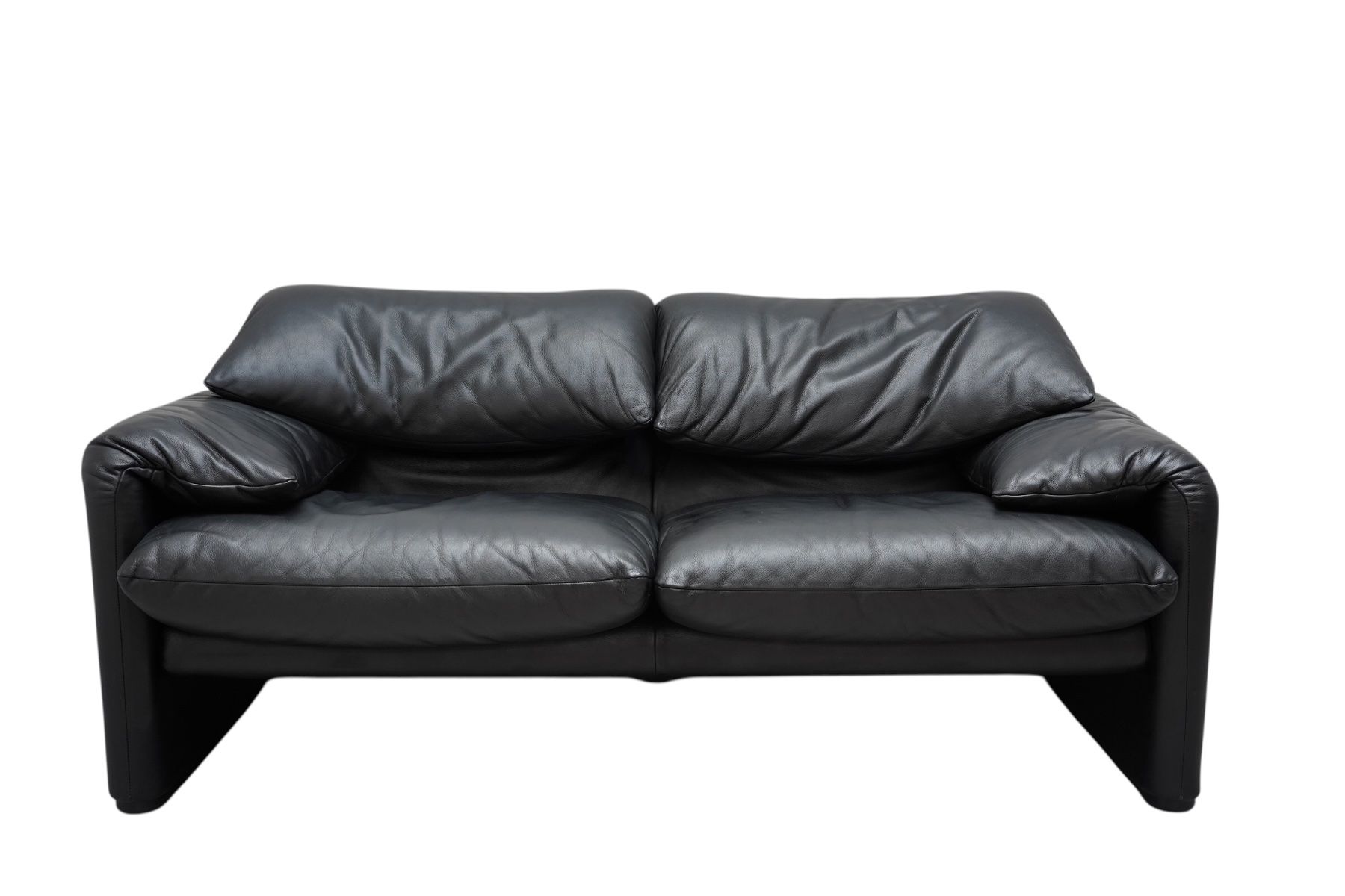 Cassina Divani: (2) Canapés Maralunga , cuir noir pour Cassina – Usato da Bulle venduto da ABELiAM
