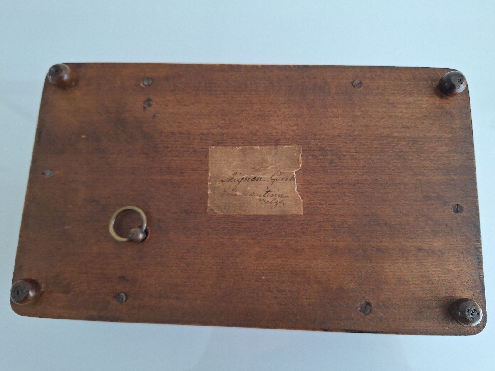 Carillon: Antike Spieldose Schmuckkästchen aus Holz – Difettoso da Sissach venduto da luvama 5