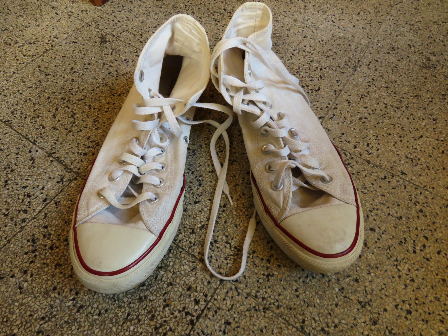 Converse Scarpe da uomo: Converse All Star blanches 42 comme neuves – Usato da Carouge GE venduto da lorelore1964 1