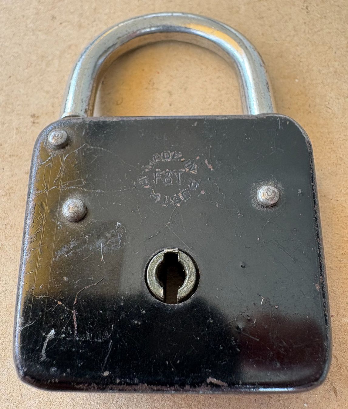 Cadenas: VINTAGE VORHÄNGESCHLOSS MIT 2 SCHLÜSSEL – D'occasion à Ostermundigen par wini63 3