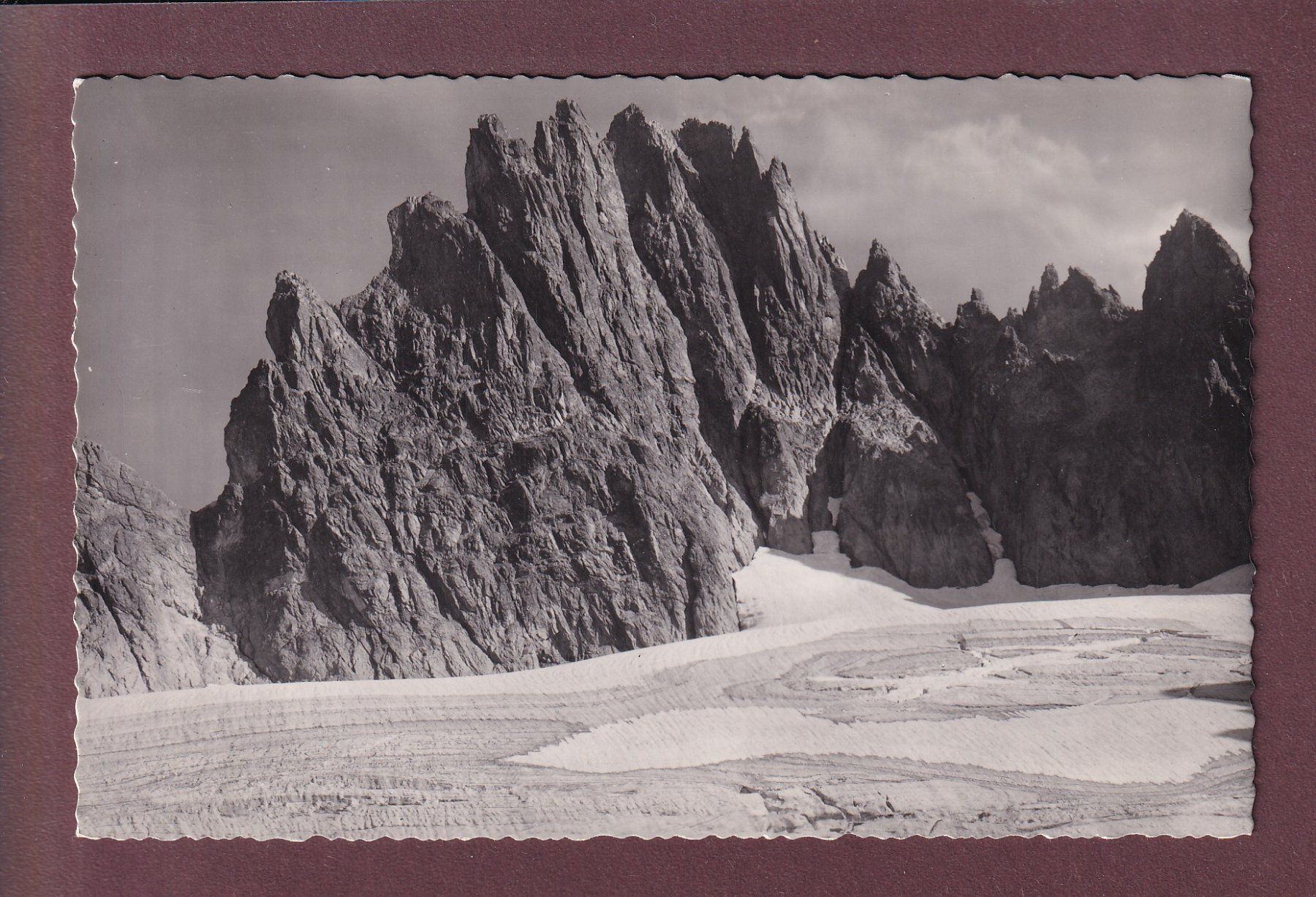 Cartoline postali: Sustenpass ob GADMEN - Fünffingerstöcke – Usato da Pully venduto da nicecards