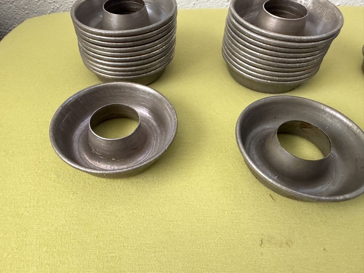 Backformen: Backformen Bundtform Blech, 33 Stueck gebraucht – Gebraucht aus Libingen von Wisli 2