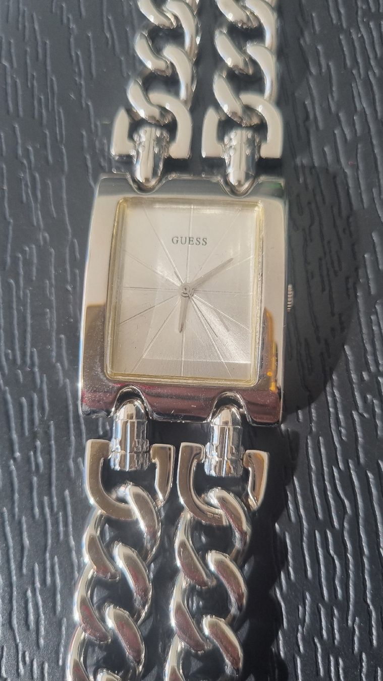 Guess Uhren: Guess Damenuhr – Gebraucht aus Münchwilen TG von sli_5dvb 2