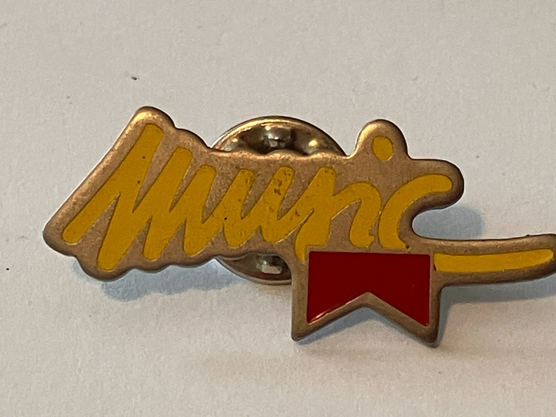 Placchette & Badge: 1 Pin Music Marlboro – Usato da Basel venduto da djwwpp