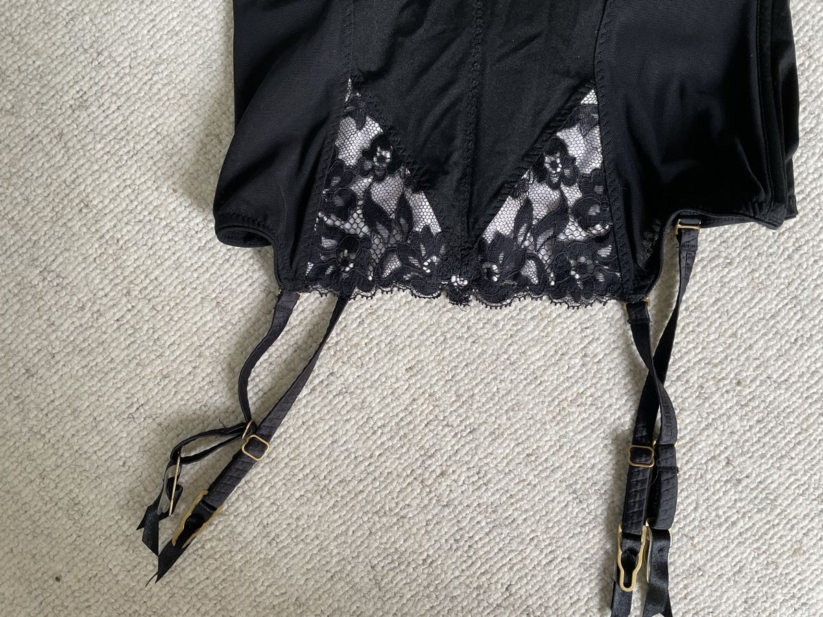 Beldona Altra biancheria intima: BELDONA 75 C Korsett Bustier mit Strumpfhalter – Usato da Zürich venduto da Pamuk04 2