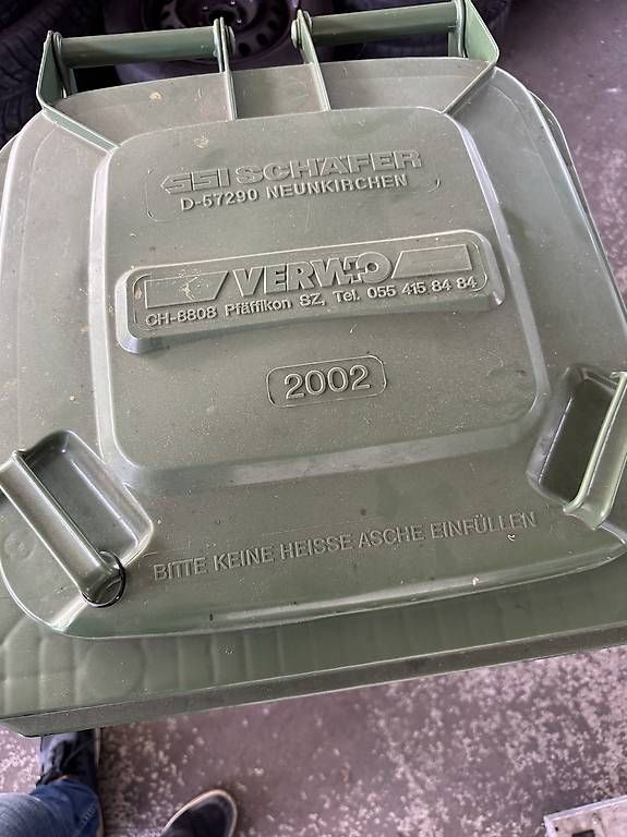 Autres articles bureau & commerces: Grüne Abfall Container  – D'occasion à Frauenfeld par KelvinG 2