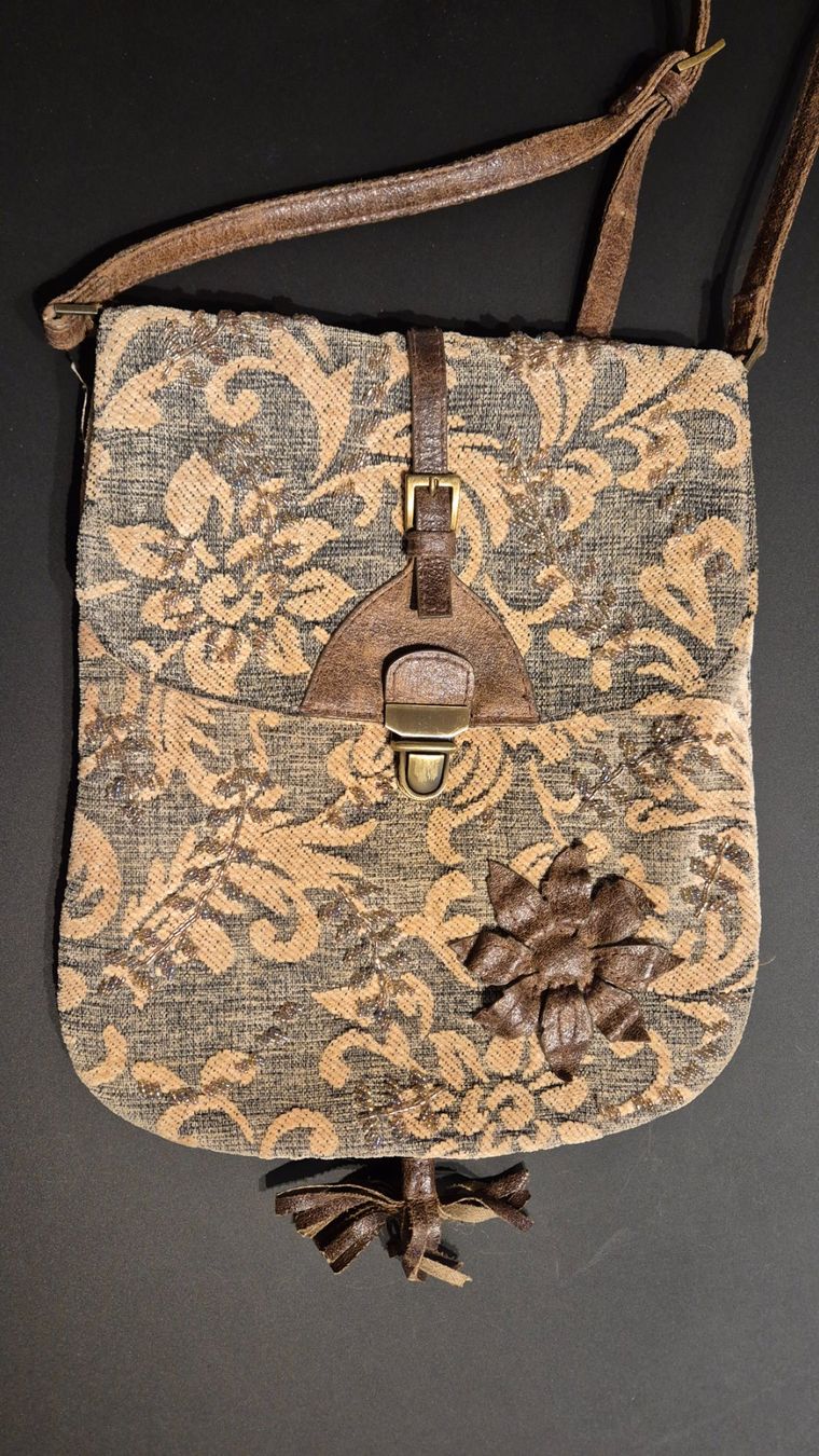 Borse da donna: Schultertasche Anna Cecere – Usato da Schönenbuch venduto da Rasmo