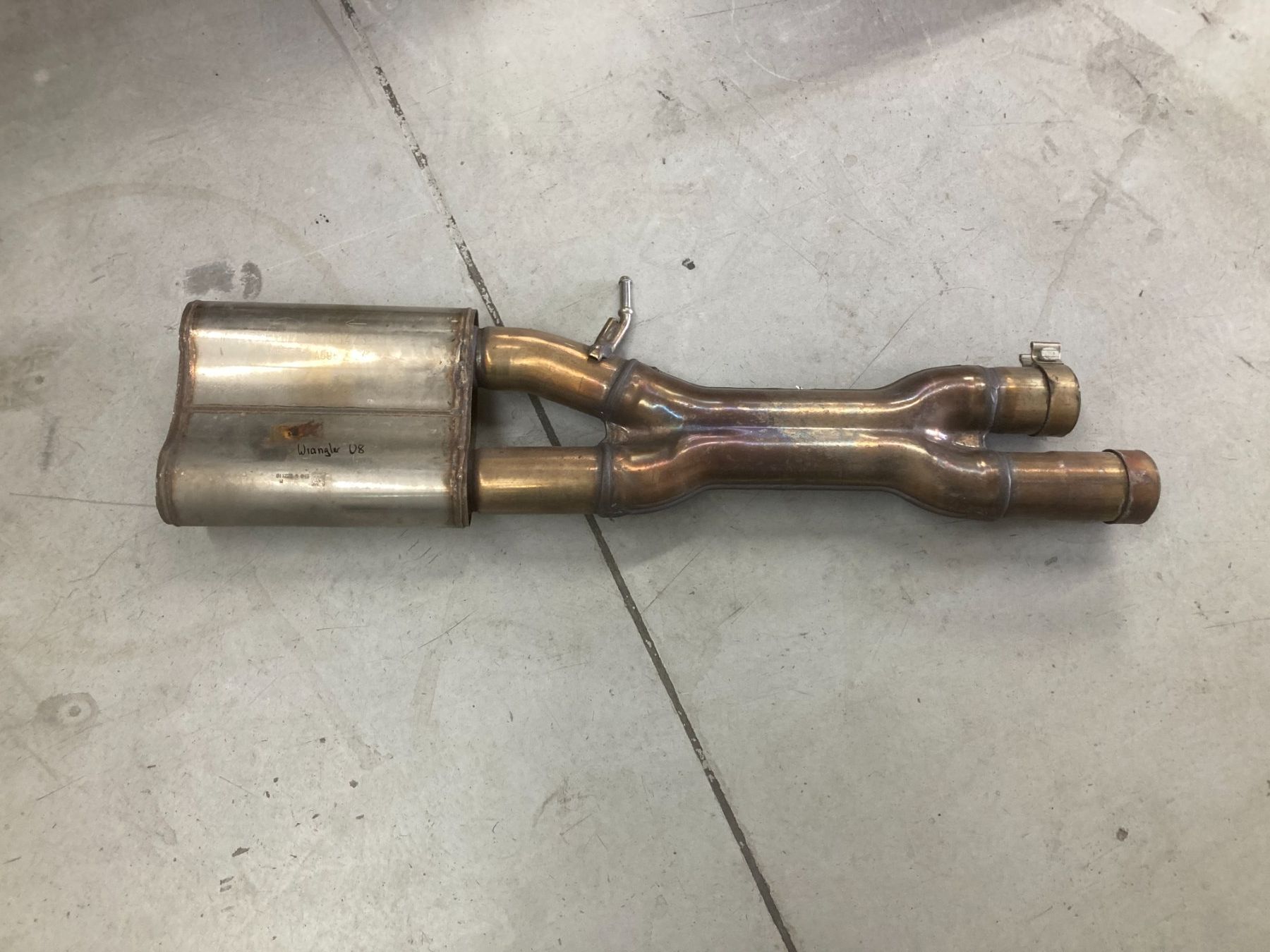 Jeep Sistemi di scarico: Jeep Wrangler 392 V8 Mitteltopf – Difettoso da Cham venduto da Cham6332