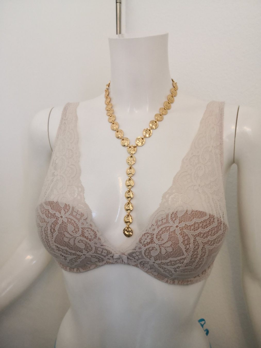 Intimissimi Sonstige Unterwäsche: 🤩5 STK: INTIMISSIMI BH'S SPITZE, MULTIFUNKTIONS & STRINGS – Gebraucht aus Olten von Naja-Twins-Twins 1