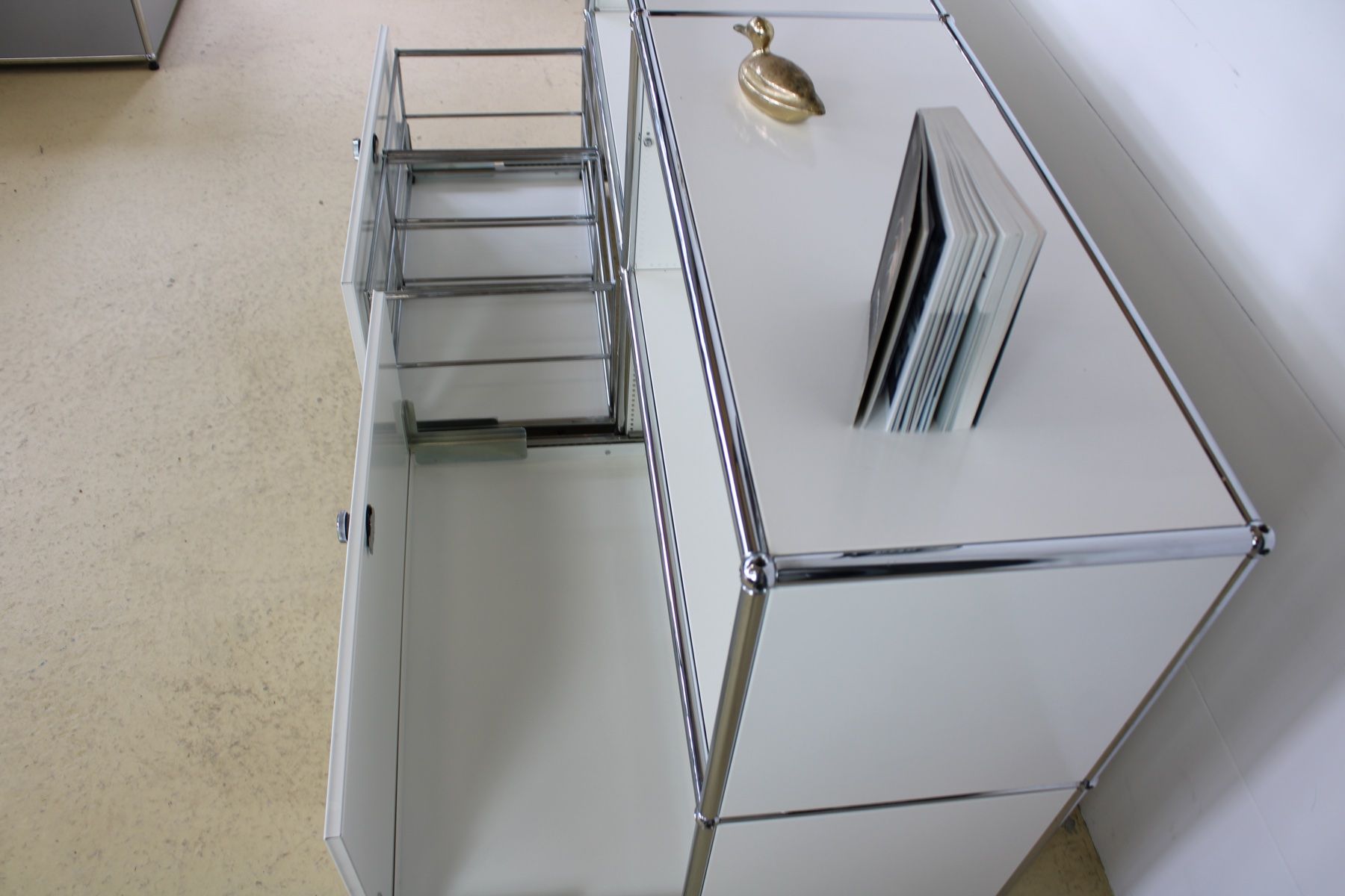 USM Kommoden: USM Sideboard in Reinweiss – Gebraucht aus Meinisberg von atelier_TILIJA 1