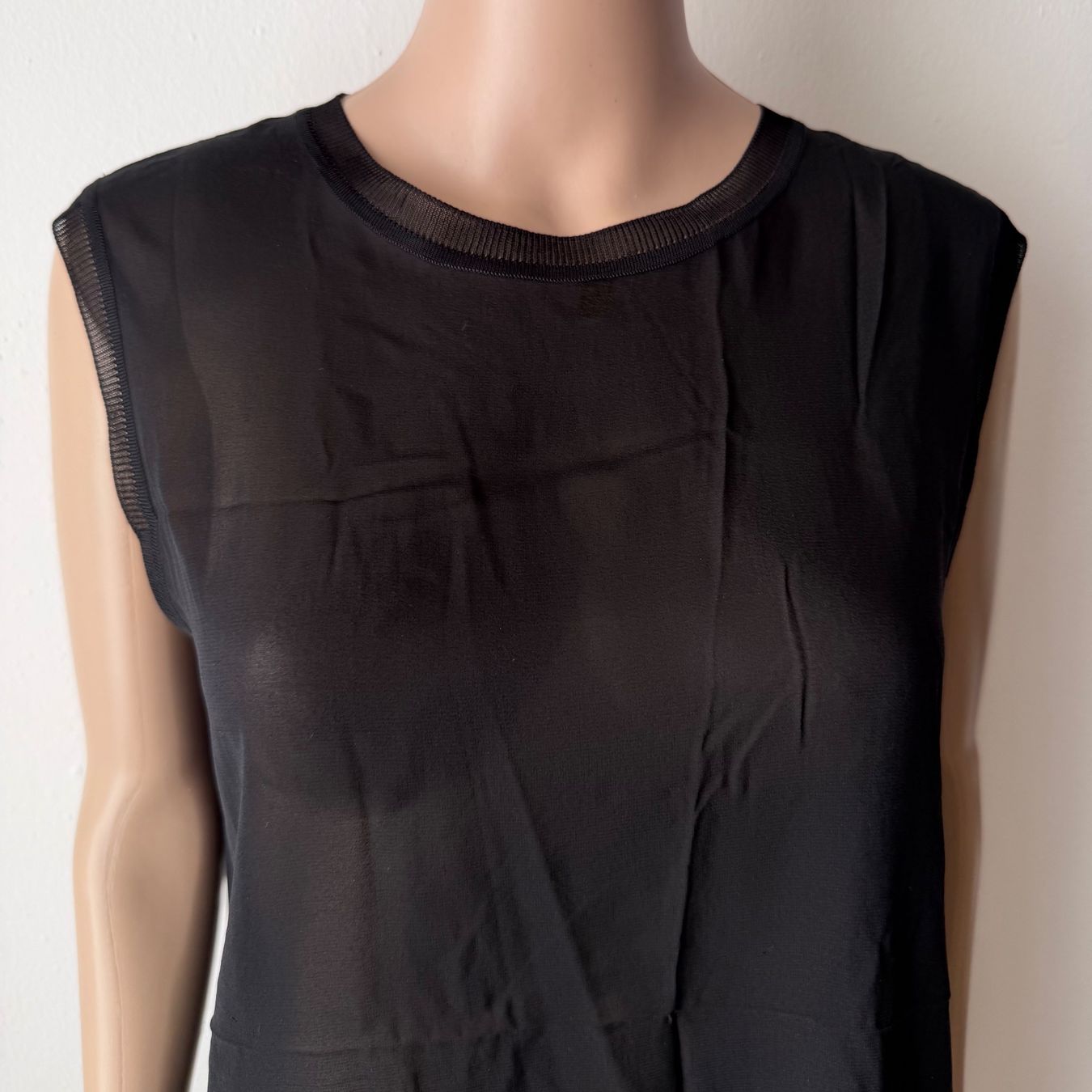Tops: VINCE Top halbtransparent 🖤 – Gebraucht aus Zürich von ClosetQueen 2
