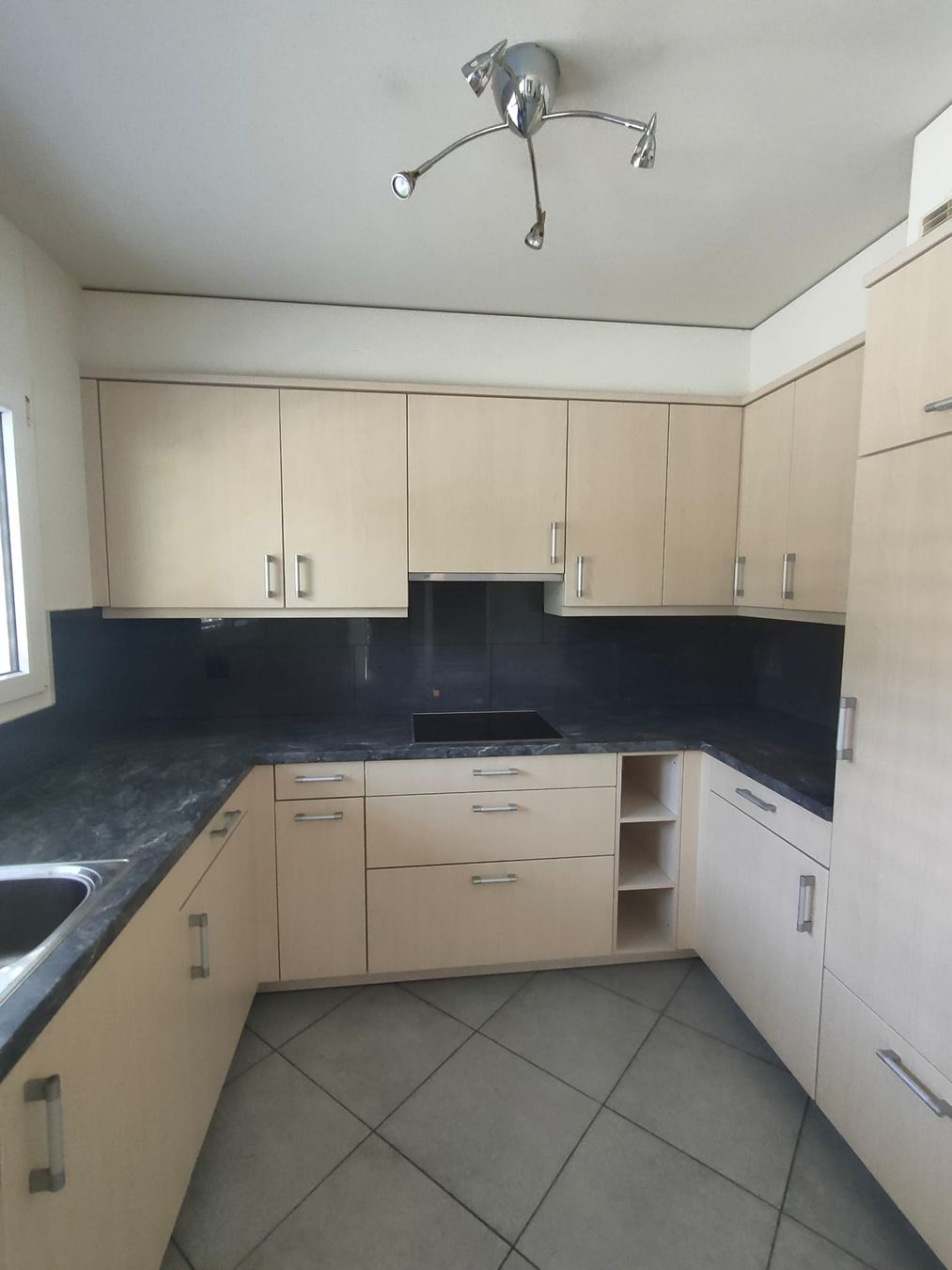 Cucine complete: Cuisine complète d'occasion, électroménagers inclus à vendre – Usato da Grône venduto da mmaye 1