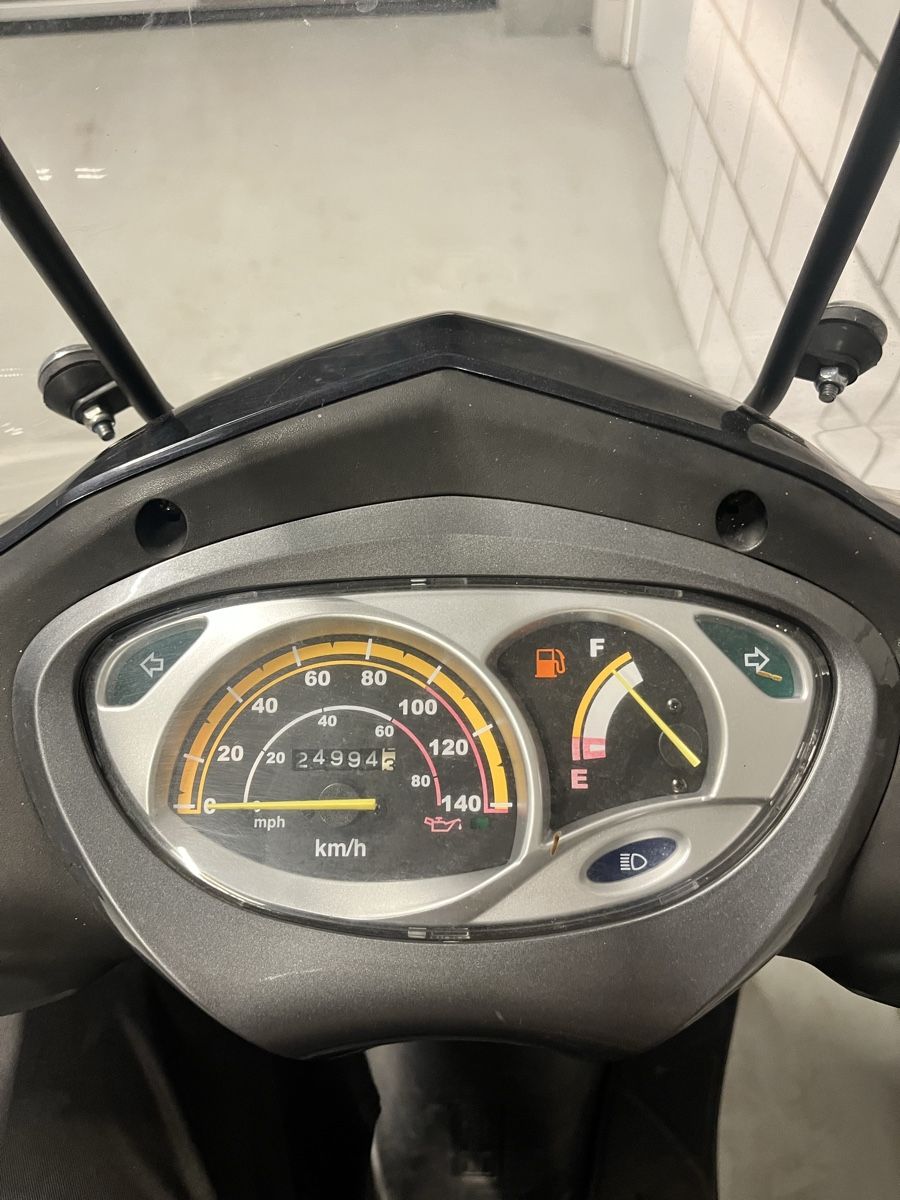 Sym Scooter: SYM VS125 Frisch ab MFK mit Topcase – Usato da Thun venduto da soeep 2