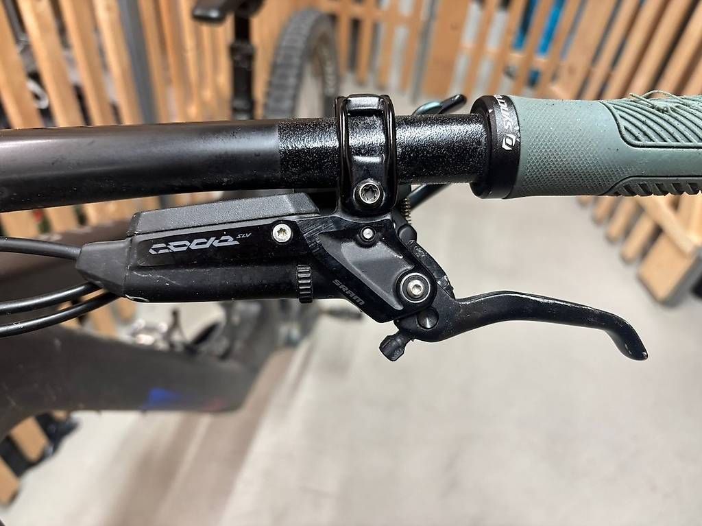 Ersatzteile: SRAM Code RSC Silver Stealth Scheibenbremsen Set – Gebraucht aus Zürich von pau_x88s