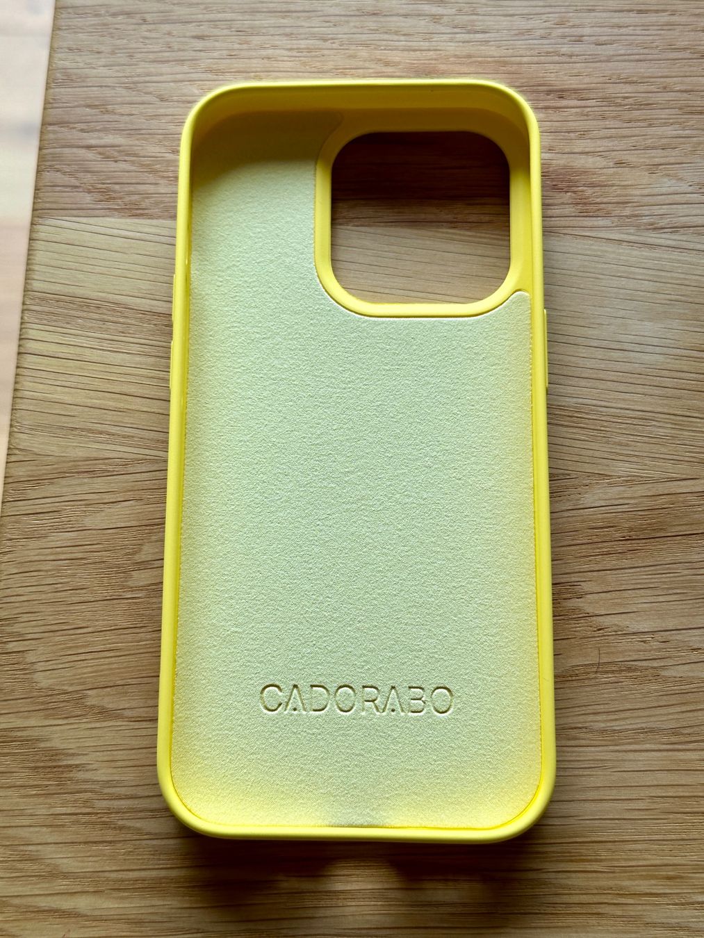 Apple Coques & Protection écran: Hülle - Apple iPhone 14 Pro Silikon Case gelb – Neuf avec emballage d'origine à Disentis/Mustér par Kjh 1