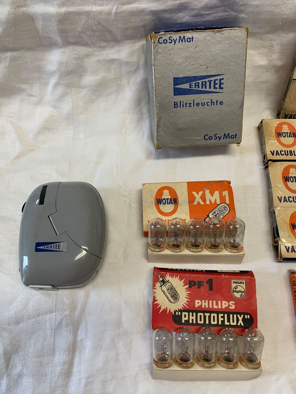 Flash: Alte Blitzleuchte und verschiedene Vacublitze! – Usato da Brunnen venduto da Allerwaren 3