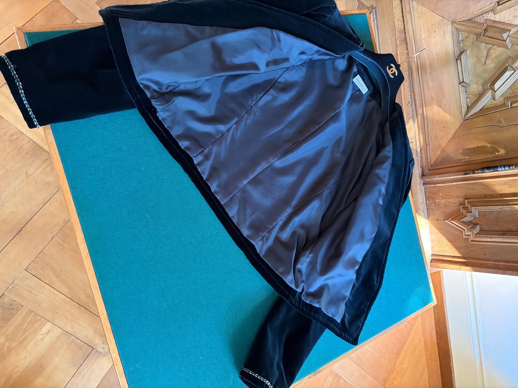 Giacche: VINTAGE Original-Samtjacke mit gestickter Kette  Größe M – Nuovo (secondo la descrizione) da Interlaken venduto da Bona55 9