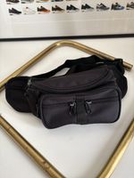 Sac banane noir, parfait pour le sport!