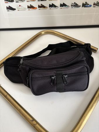 Sac banane noir, parfait pour le sport!