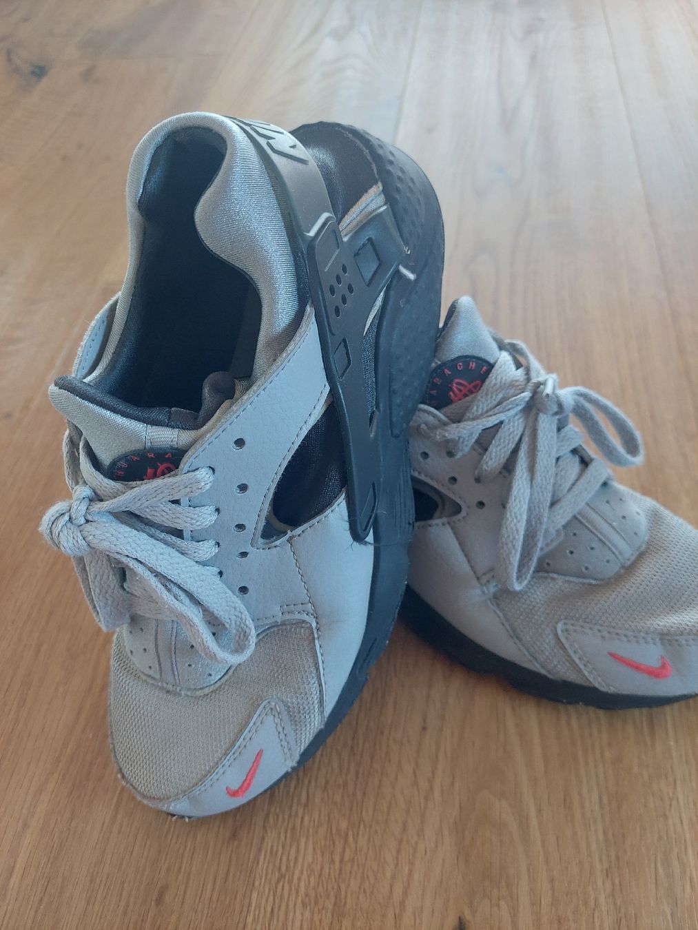 Nike Damenschuhe: Nike Schuhe Huarache, Gr. 40 – Gebraucht aus Schenkon von rausausdemhaus