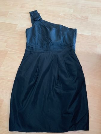 Jolie robe de soirée noire Zara t. S
