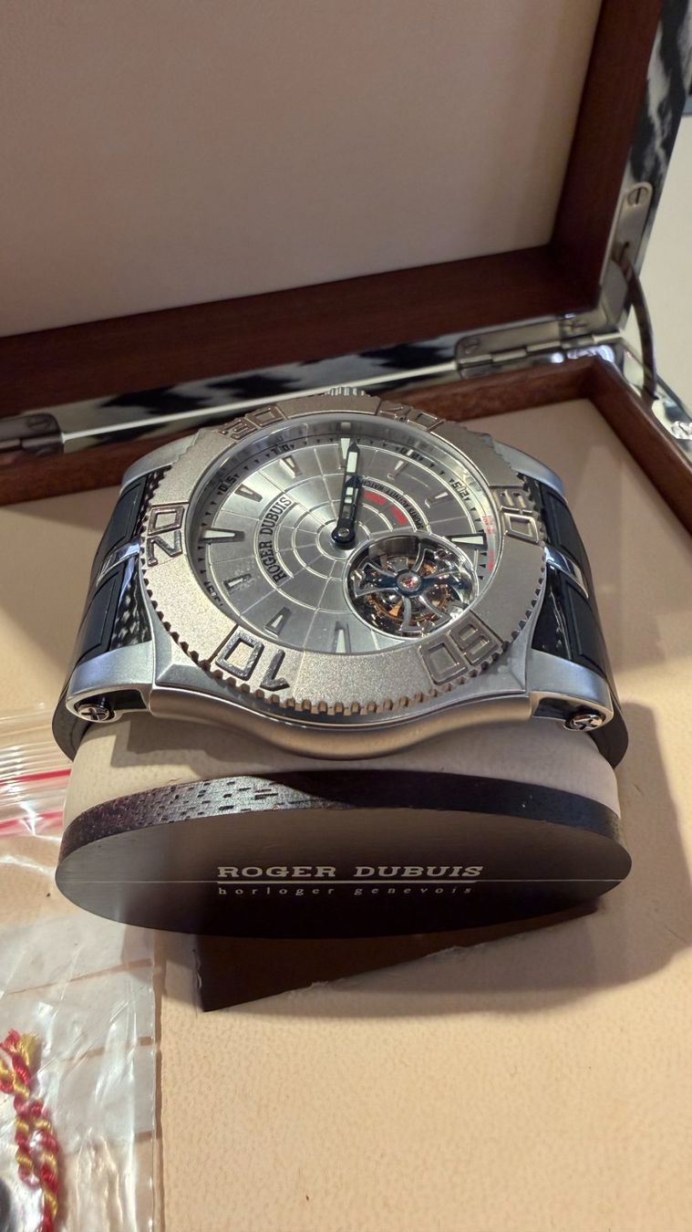 Roger Dubuis Orologi: Roger Dubuis Easy Diver Tourbillon 48mm – Usato da Randogne venduto da 2G1909