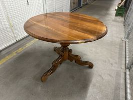 schöner antiker Rundtisch Massiv Nussbaum 