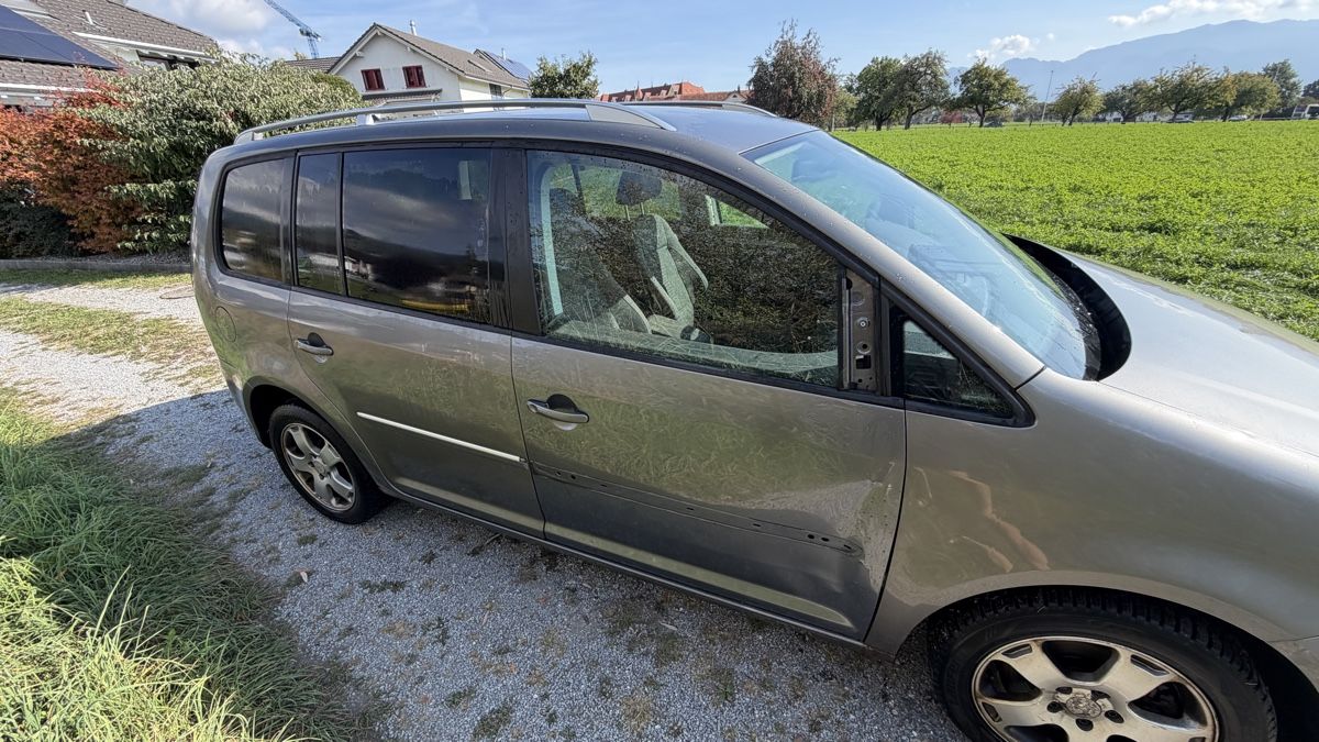 VW Autos: VW Touran 2007 – D'occasion à Altstätten SG par nan_d66t 3