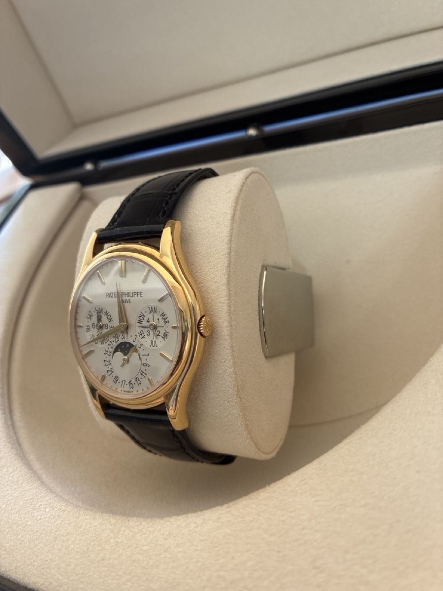 Patek Philippe Montres: Patek Philippe Perpetual Calendar – D'occasion à Pfäffikon SZ par StanleyCup 1