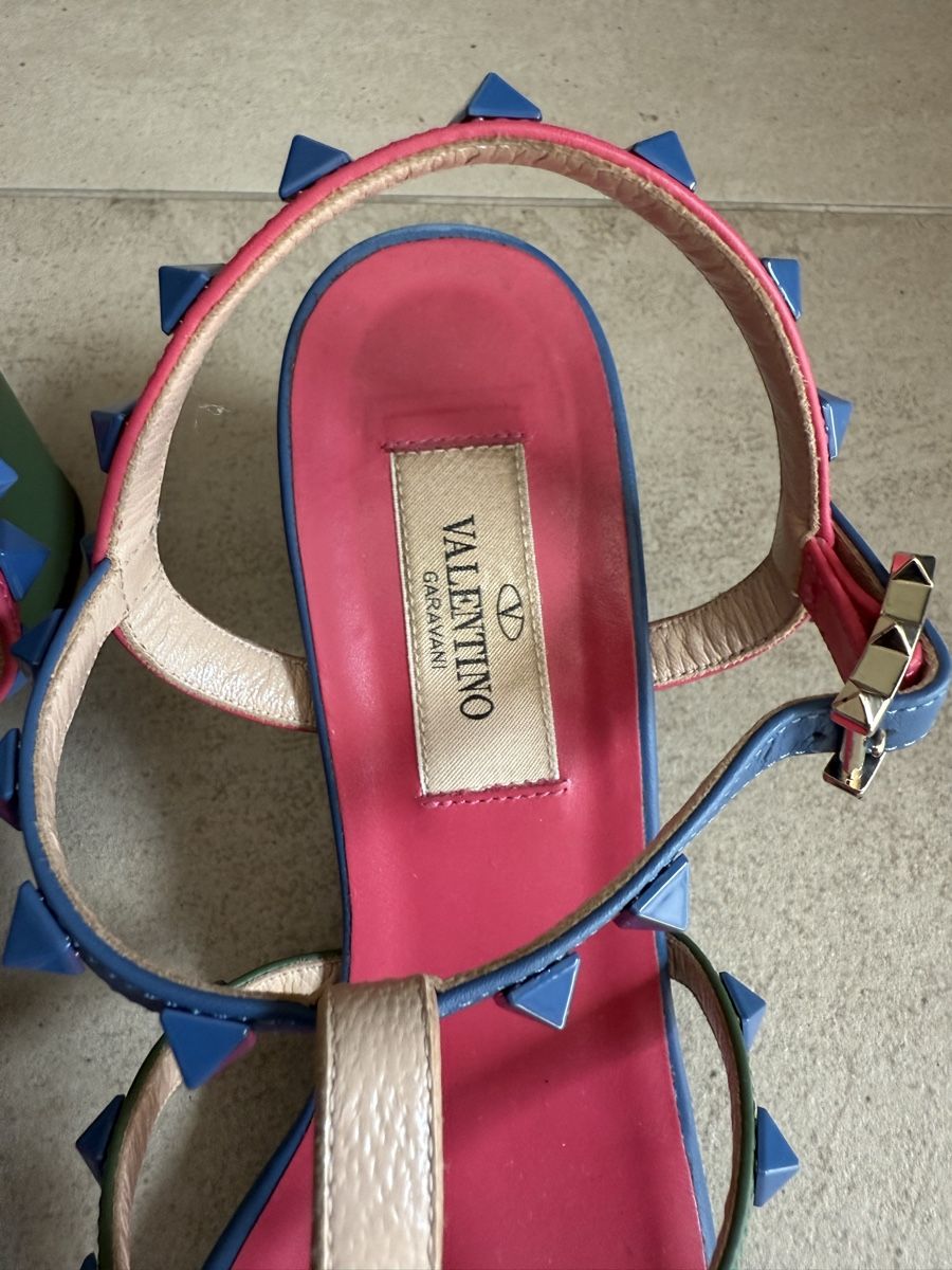 Valentino Damenschuhe: Valentino Rockstud sandals size 37 – Neu (gemäss Beschreibung) aus Cologny von sab_xh7v 1